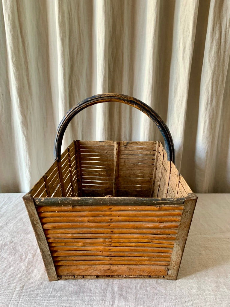 Art Populaire - Wooden Basket