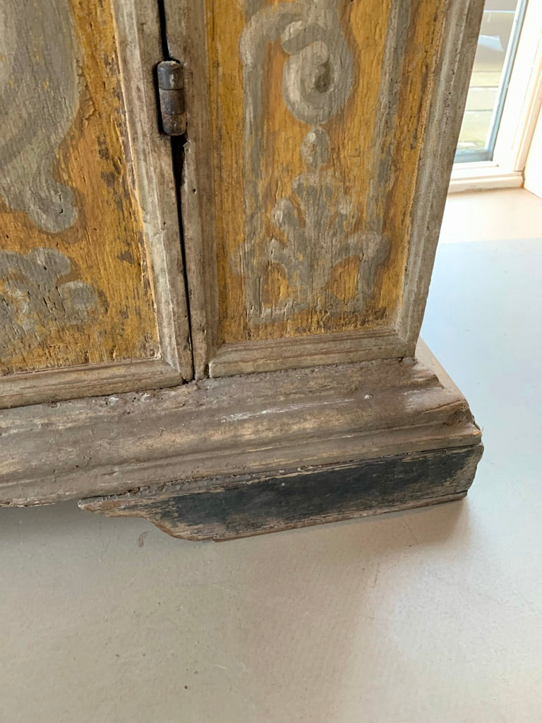Italian 18th century cupboard