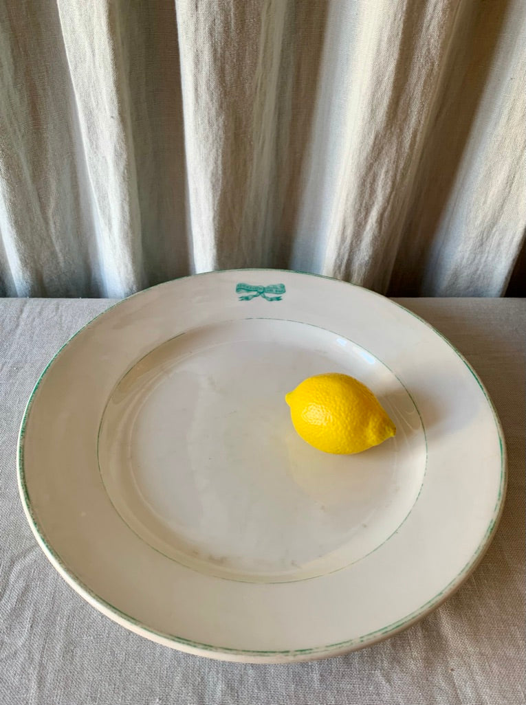 LARGE CIRCULAR DISH