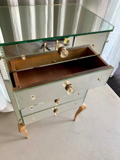 Mirror Dresser - Commode