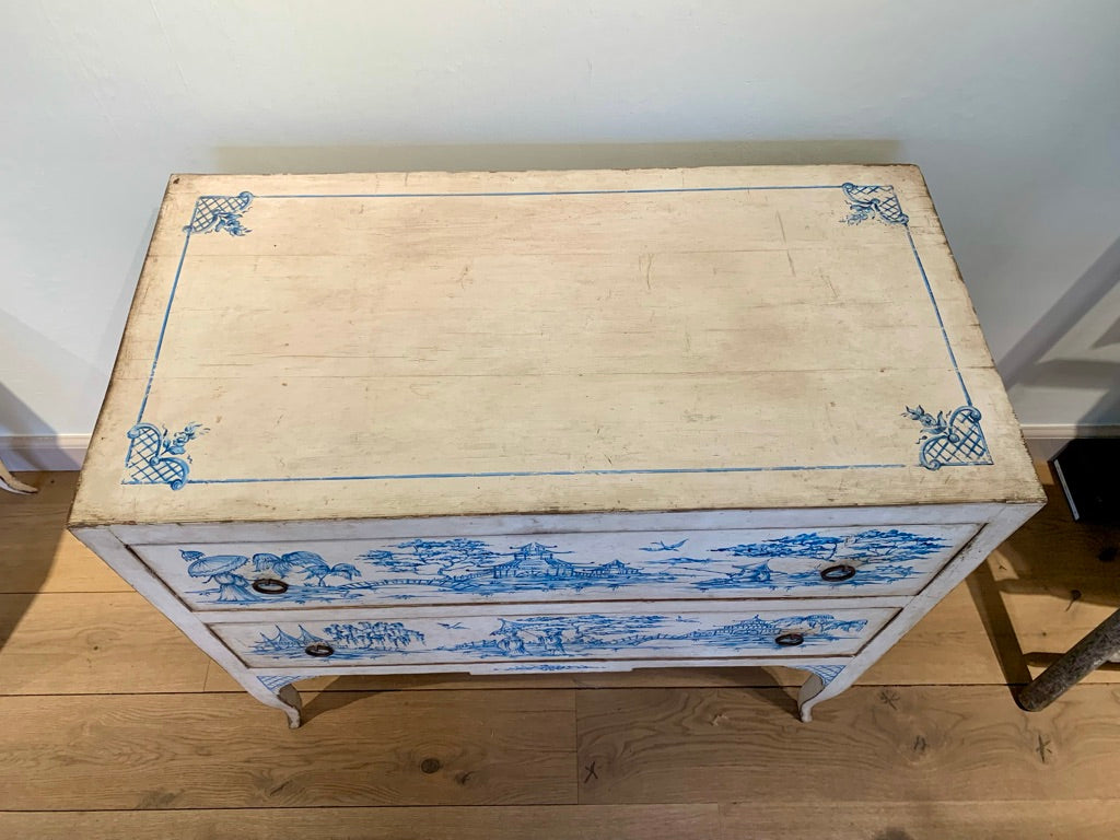 Pair of Chests of Drawers