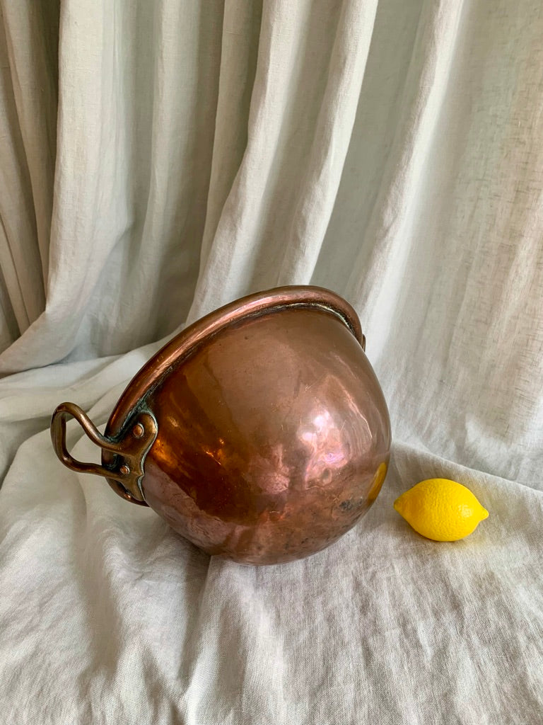 Copper bowl - Hen's ass - Cul-de-poule