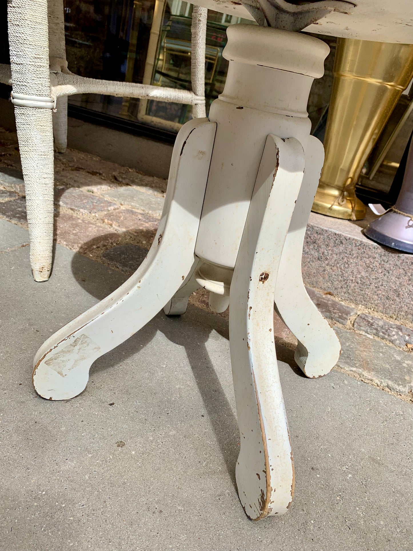 Swivel Stool
