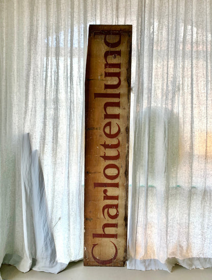 Charlottenlund Station Sign