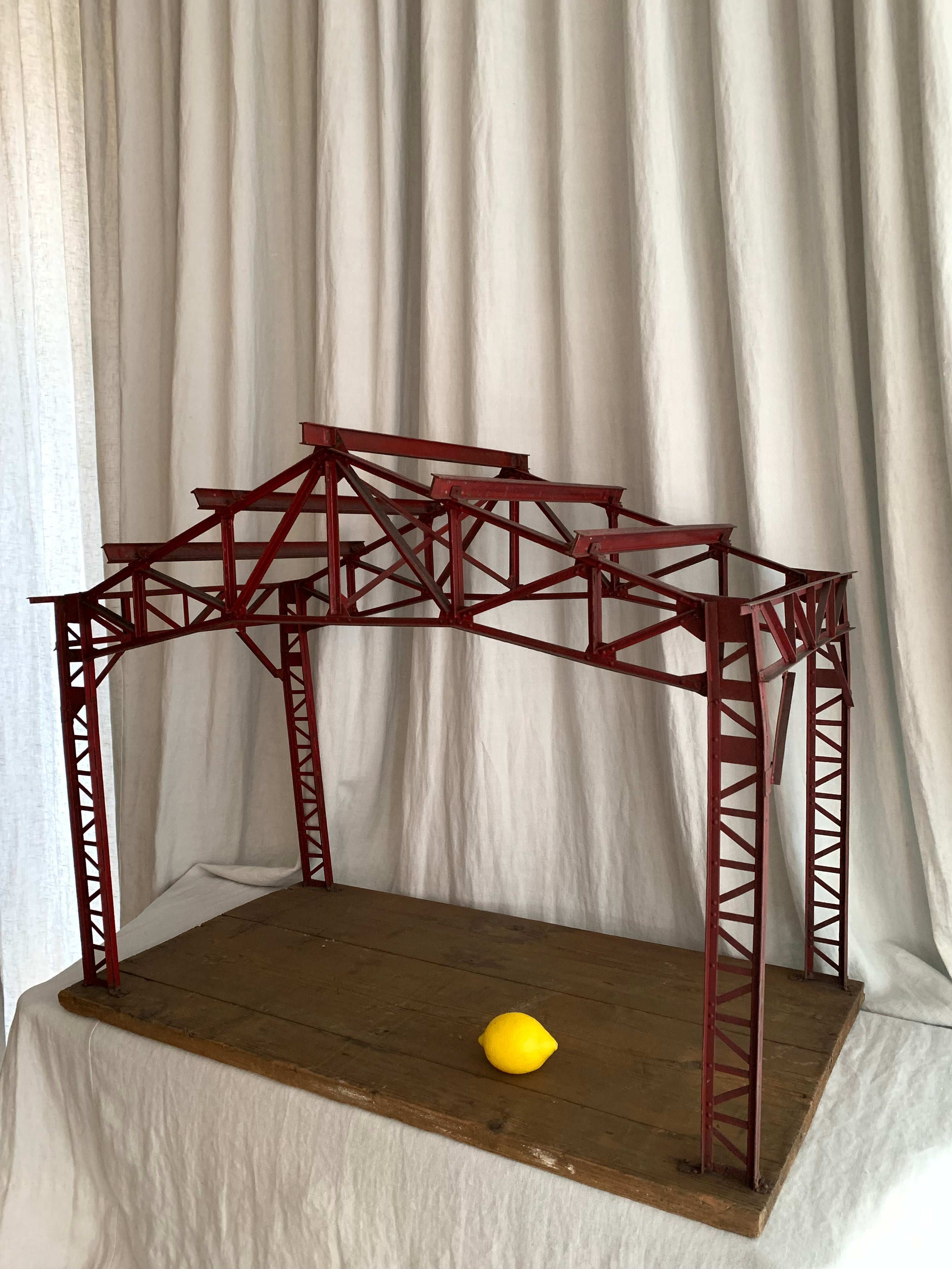 Scale Model – Monsieur Lars